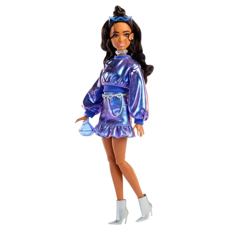Muñeca Barbie Deluxe Metallic Jersey Azul