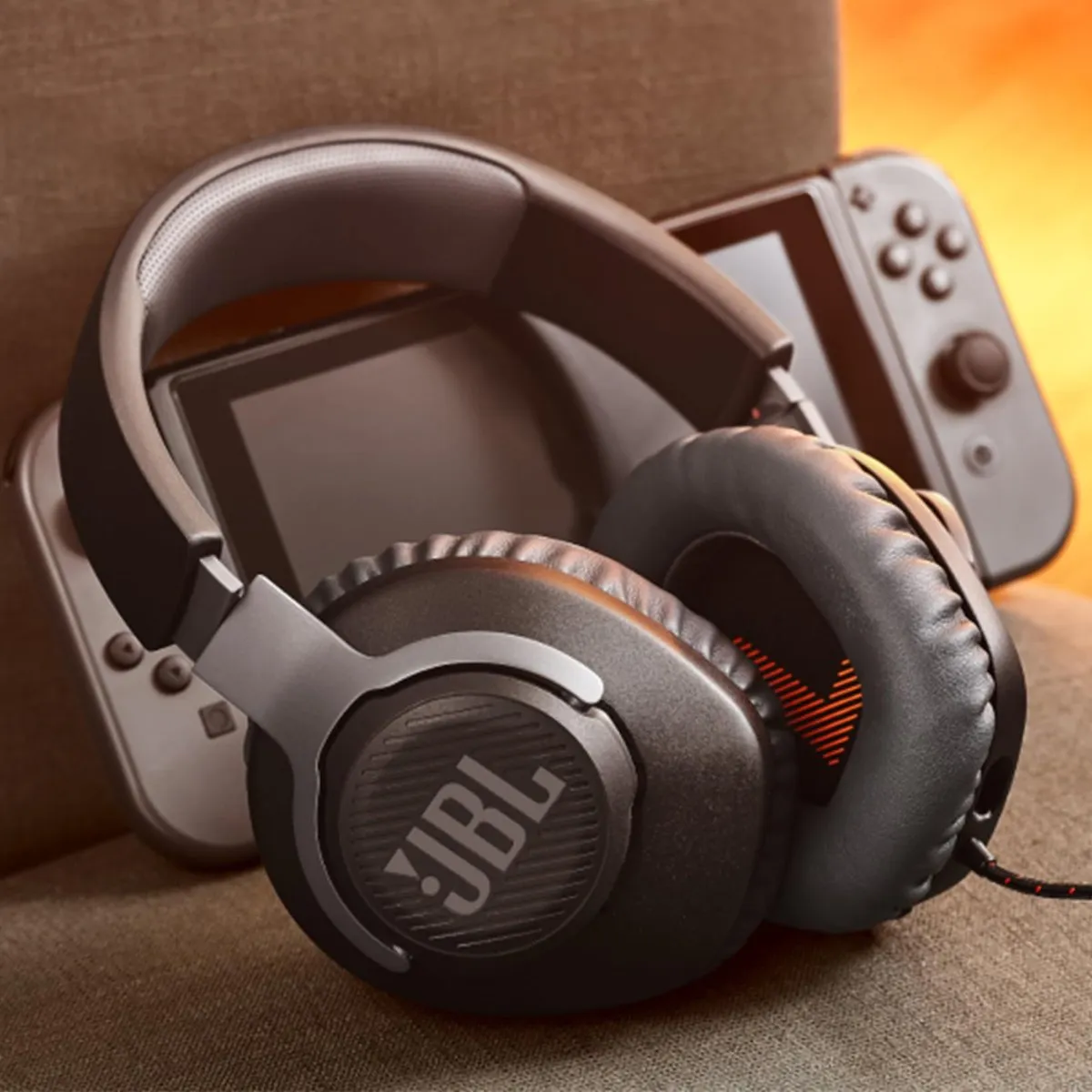 Auriculares Gaming JBL Quantum 100: Sonido QuantumSOUND, Micrófono Boom, Ligeros