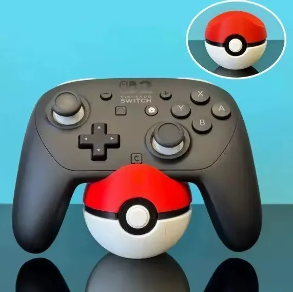 Soporte para mandos PS5, Xbox y Switch Pro con diseño de Poké Ball
